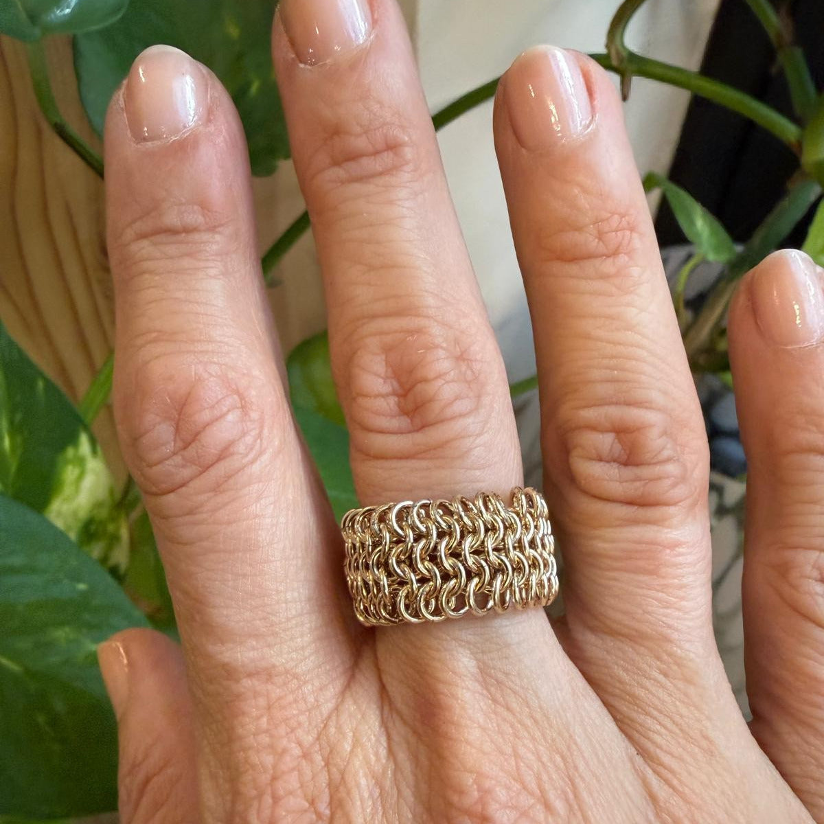 LILI L Ring