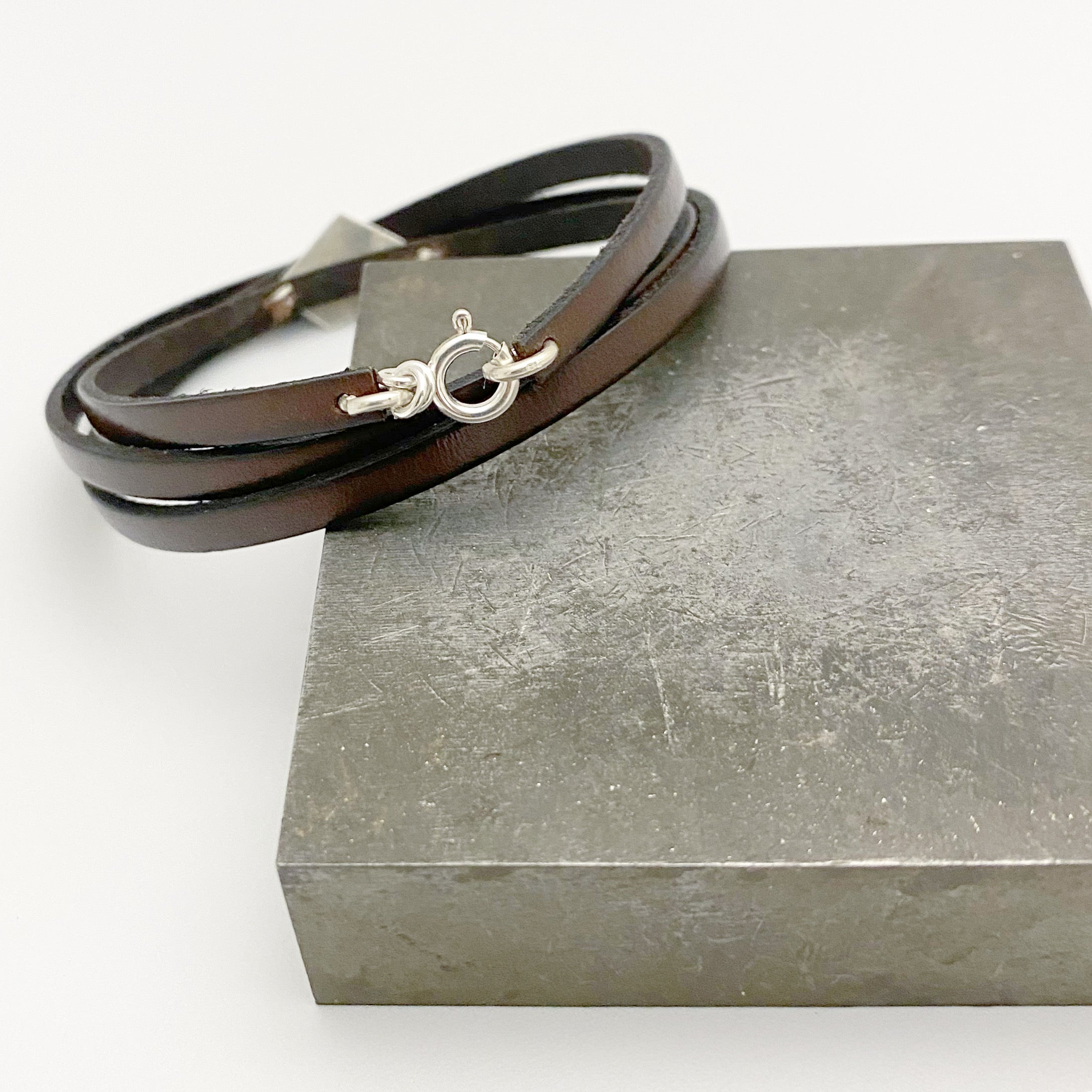 Q BRACELET