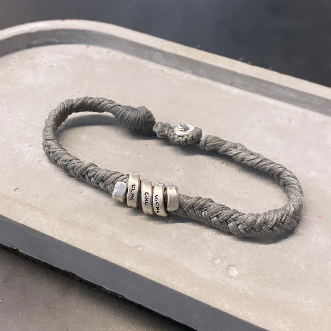 T Braclet-Lirmizrahi