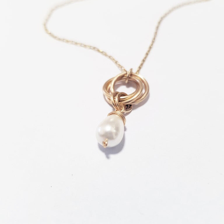 BELL PEARL Necklace