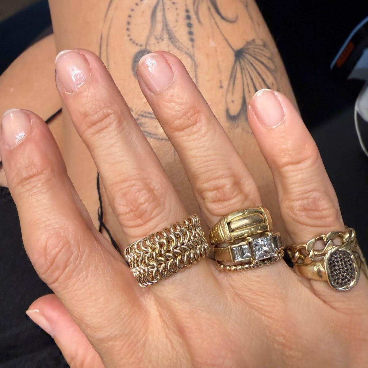 LILI L Ring