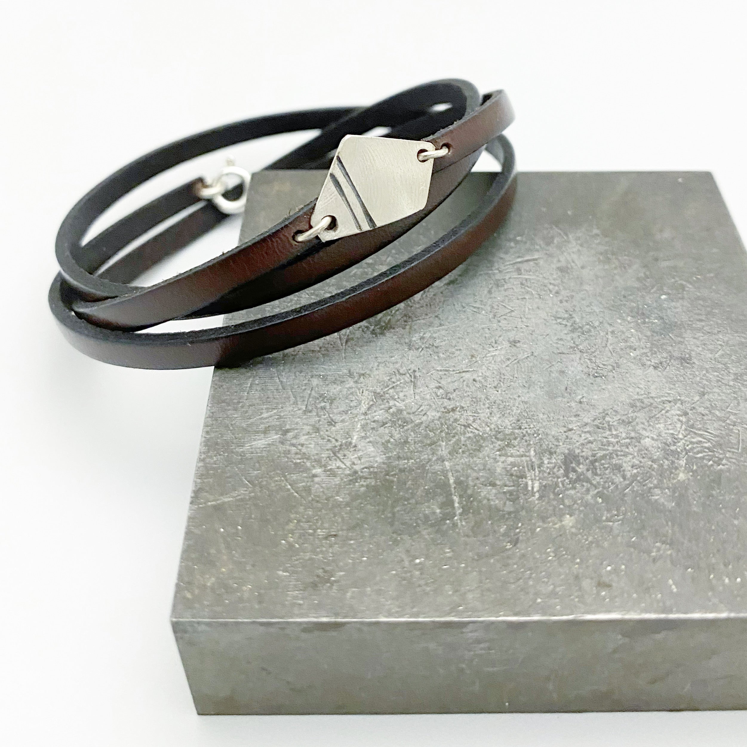 Q BRACELET